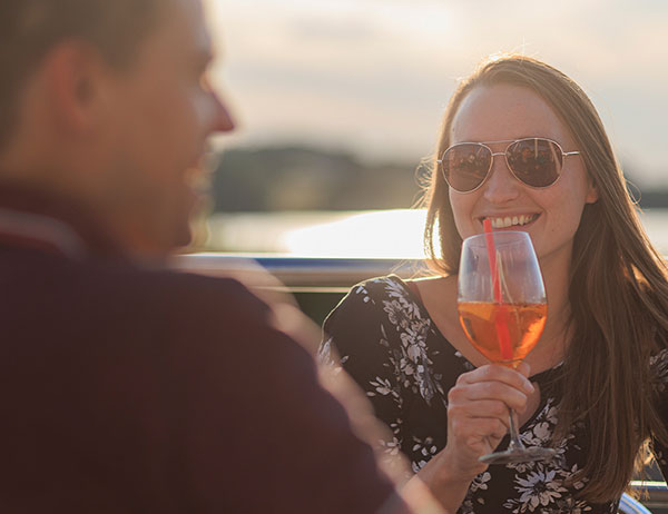 Aperol Spritz mit Sonnenbrille